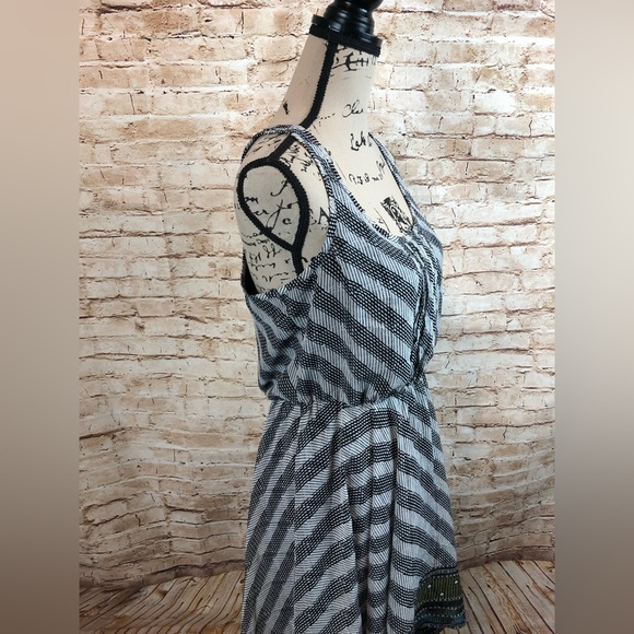 Ecote’ Handkerchief Hem Sleeveless Dress Medium - Picture 4 of 7